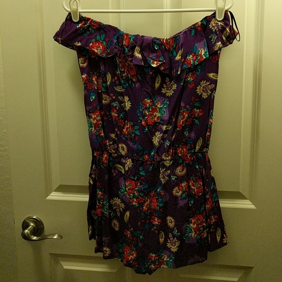 Strapless romper (shorts) - Picture 3 of 3